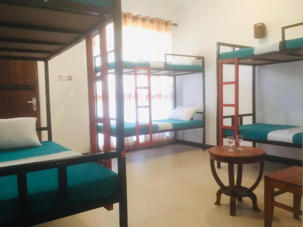 One More Night Hostel Sigiriya Luaran gambar