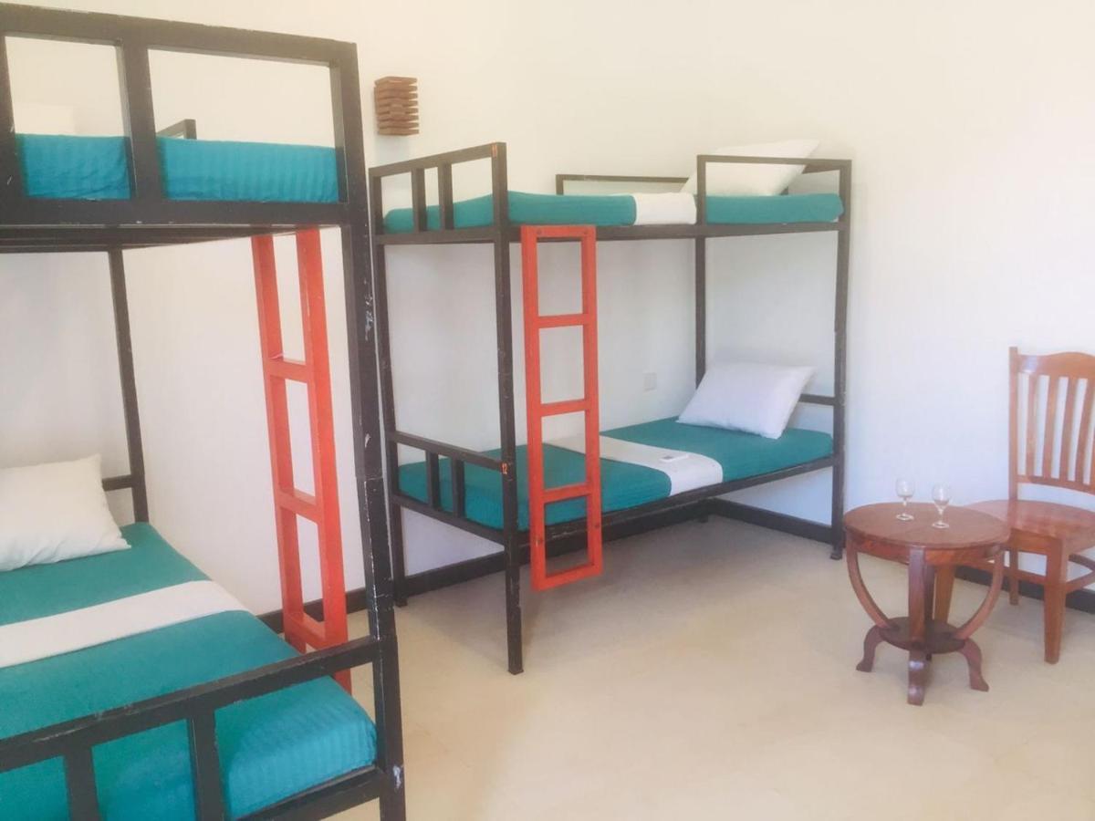 One More Night Hostel Sigiriya Luaran gambar